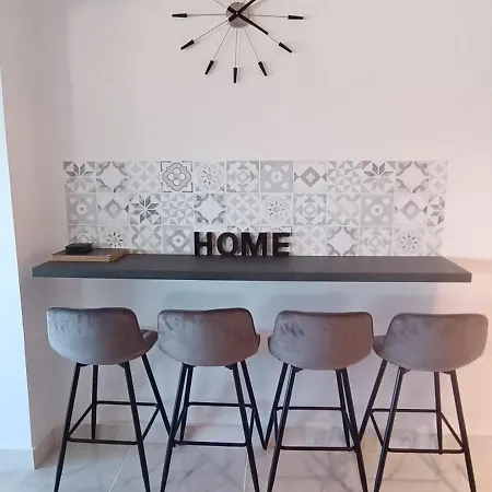 Apartamento Beachfront With Sea View & Balcony Pmt16