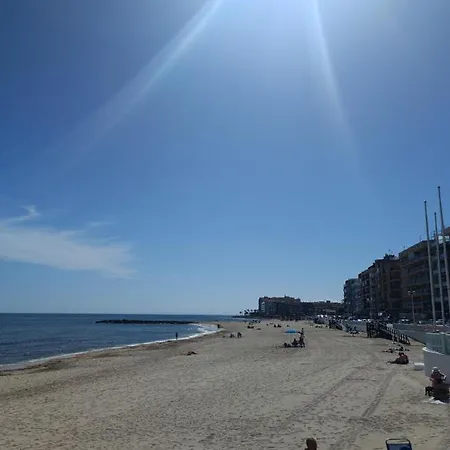 公寓 Beachfront With Sea View & Balcony Pmt16 *