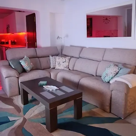 Pmt16 - Large On The Appartement