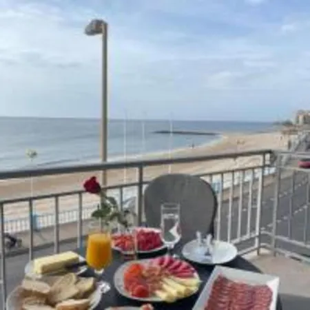 Appartement Beachfront With Sea View & Balcony
