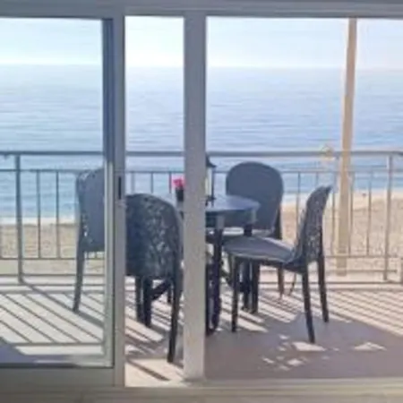 Beachfront With Sea View & Balcony Pmt16